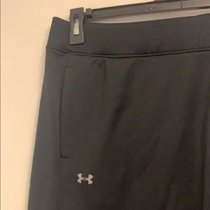 Black women’s under armour sweatpants